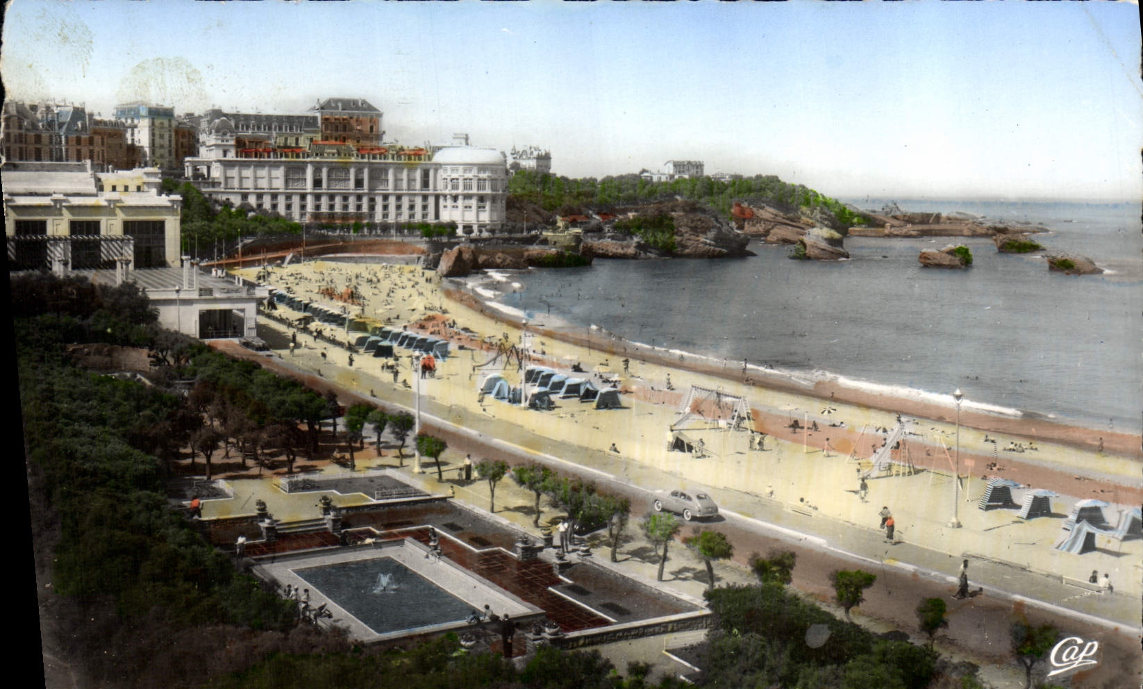 VINTAGE POSTCARD Biarritz Main beach Towards the Bellevue Casino