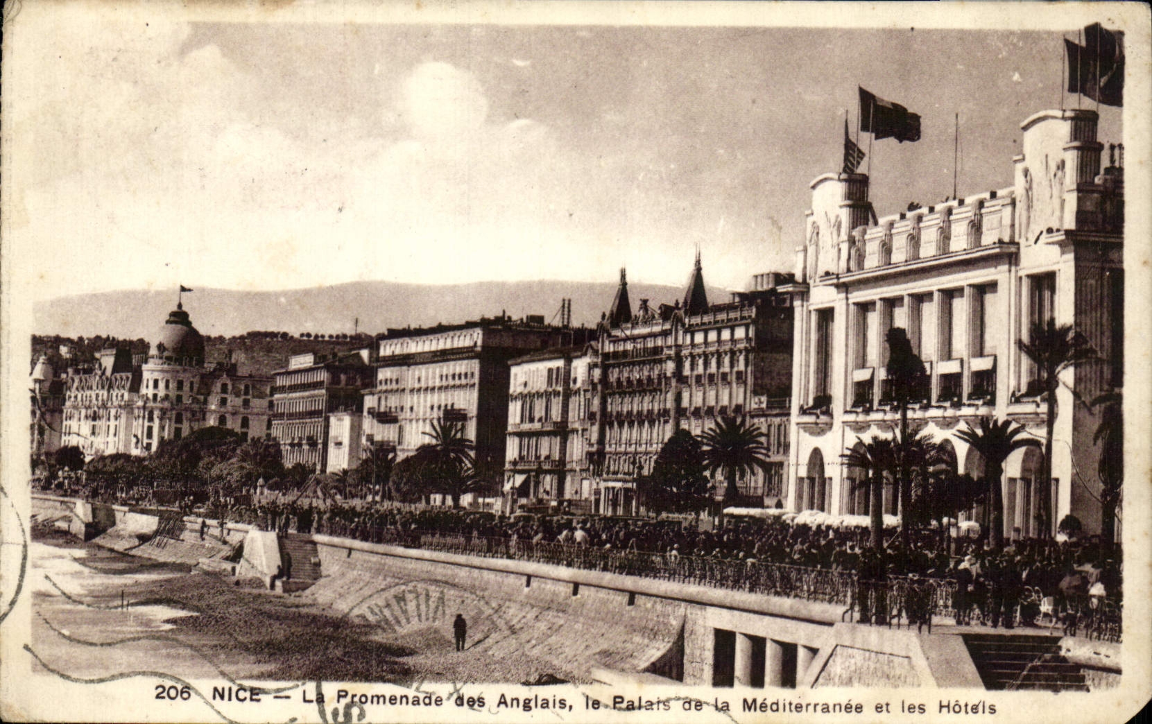 CPA Nice La Promenade des Anglais le Palais de la Mediterranee et les hotels