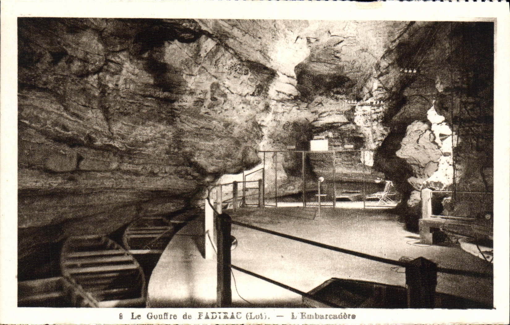 CPA Le Gouffre de Padirac L'Bmbarcadere