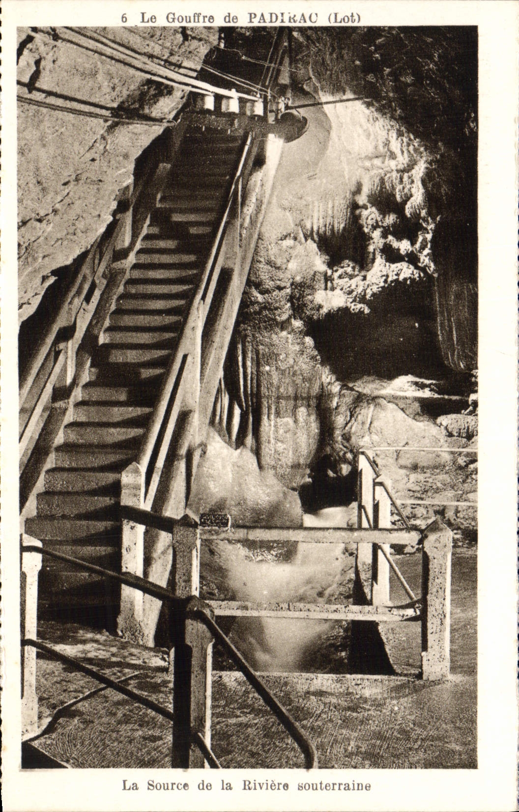 CPA Le Gouffre de Padirac La Source de la Riviere Souterraine