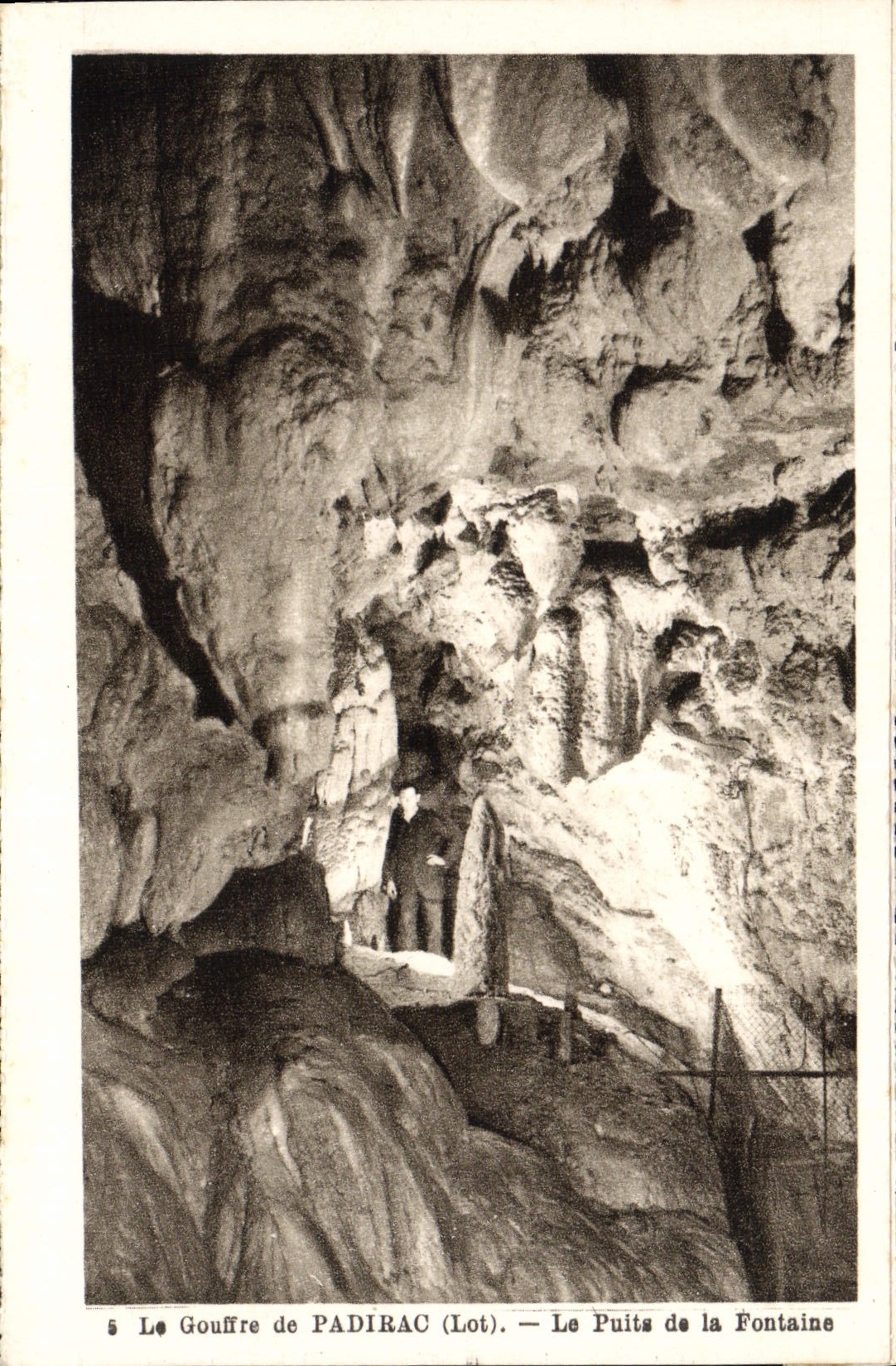 CPA Le Gouffre de Padirac Le Puits de la Fontaine