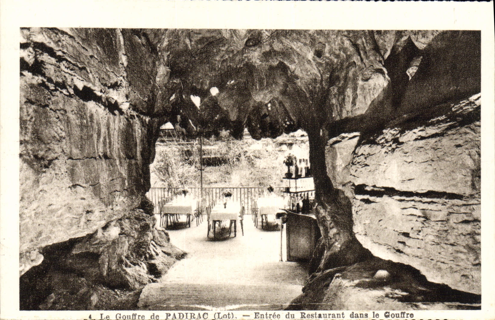 CPA Le Gouffre de Padirac Entree du Restaurant dans le Gouffre