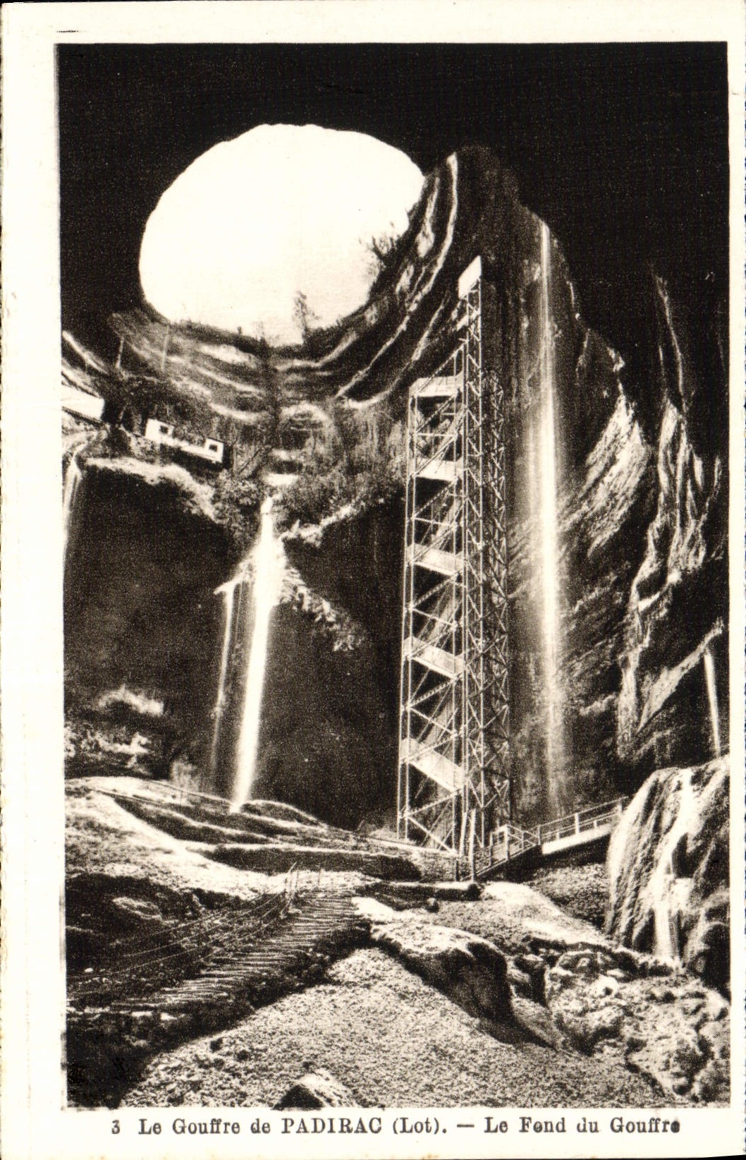 POSTAL de la VENDIMIA el hoyo del fondo de Padirac del hoyo