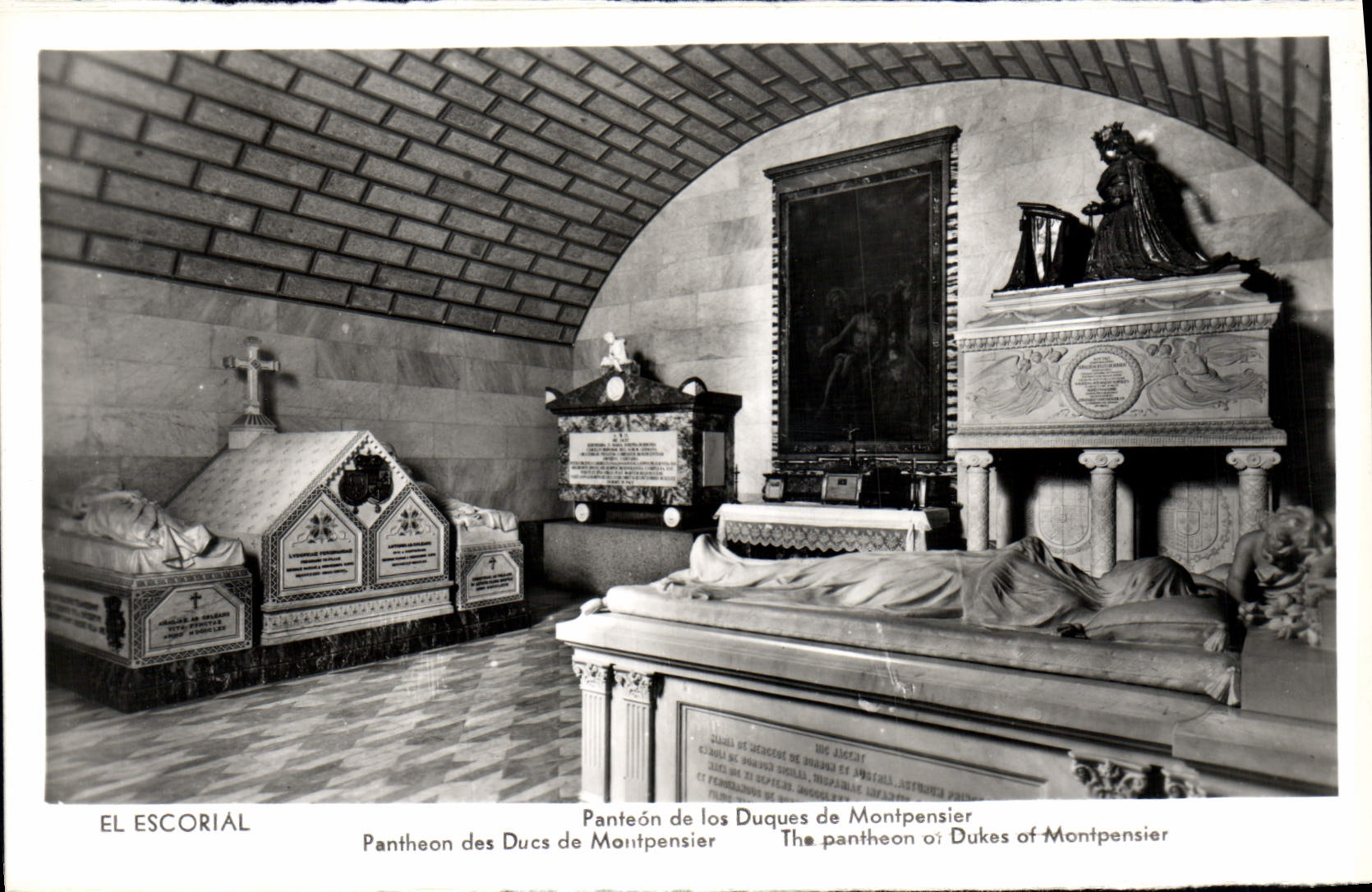 EL Escorial Panteon de la POSTAL de la VENDIMIA de los Duques de Montpensier