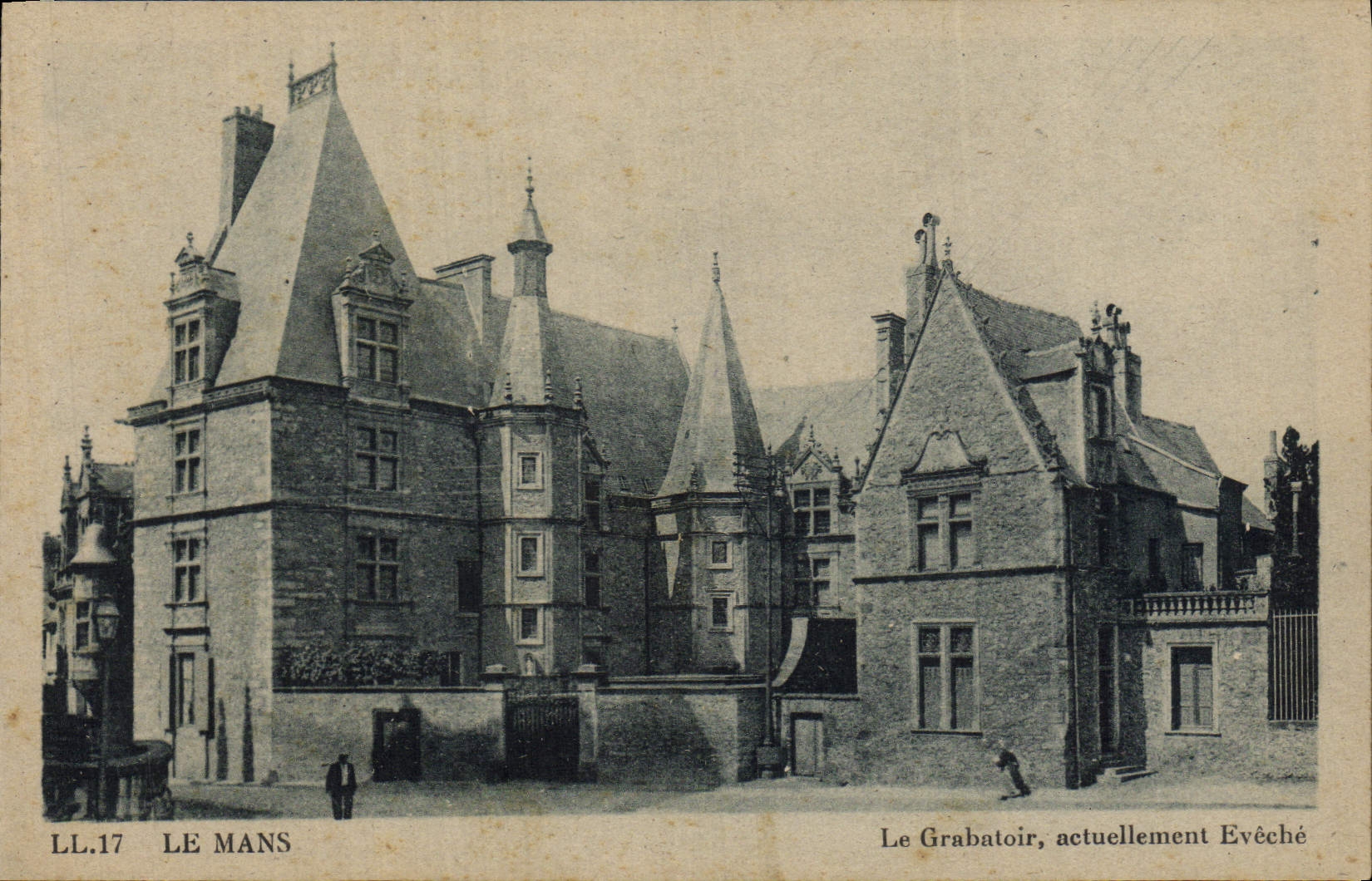 VINTAGE POSTCARD Mans Grabatoir Eveche