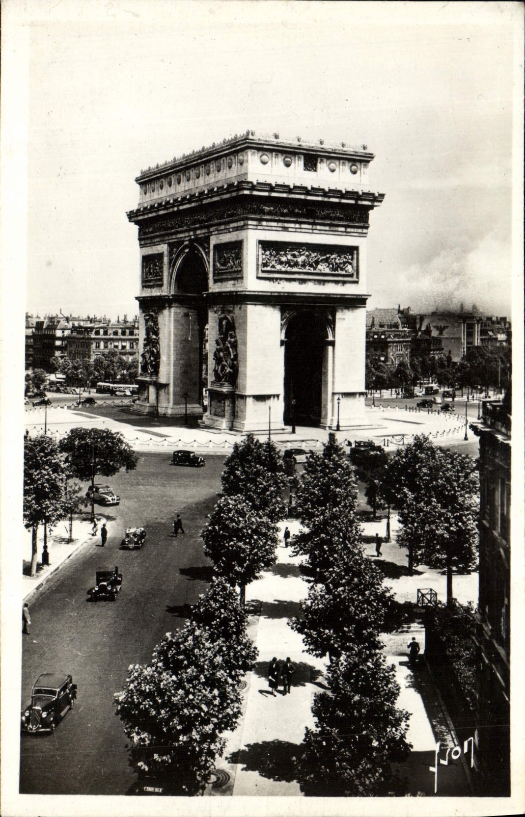 CPM Paris En Flanant L'Arc de Triomphe de L'Etoile