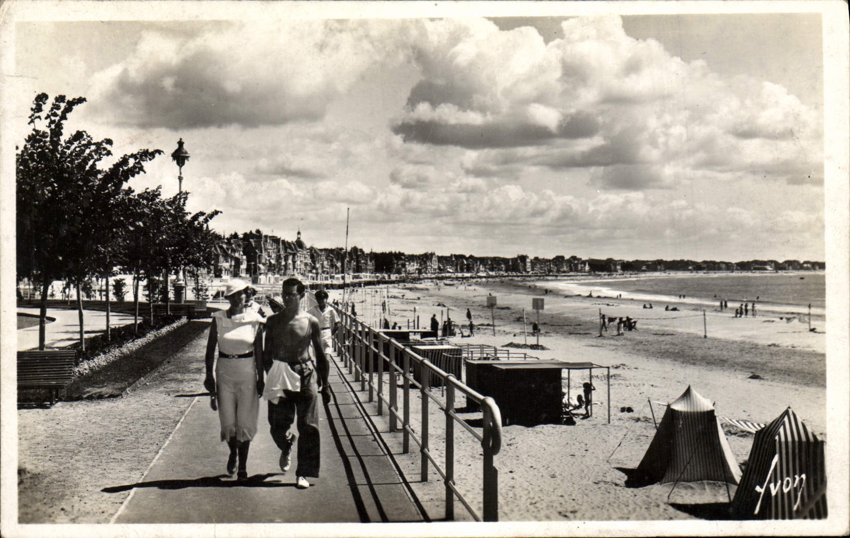 MODERN CARD La Baule Sea the esplanade and the beach