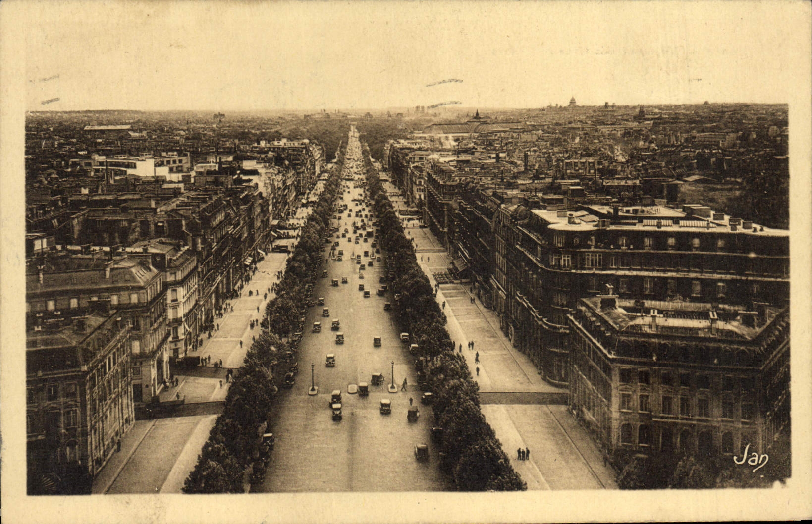 CPA Paris Avenue des Champs Elysees