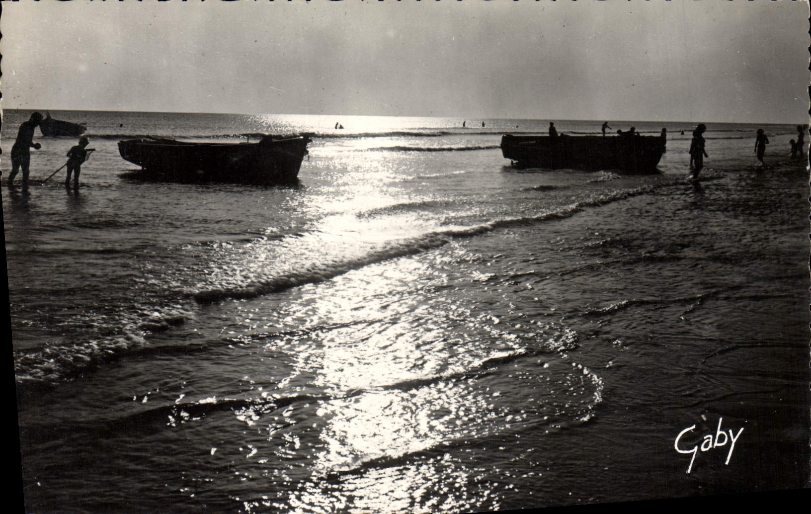 CPM La Cote Barques Au Repos