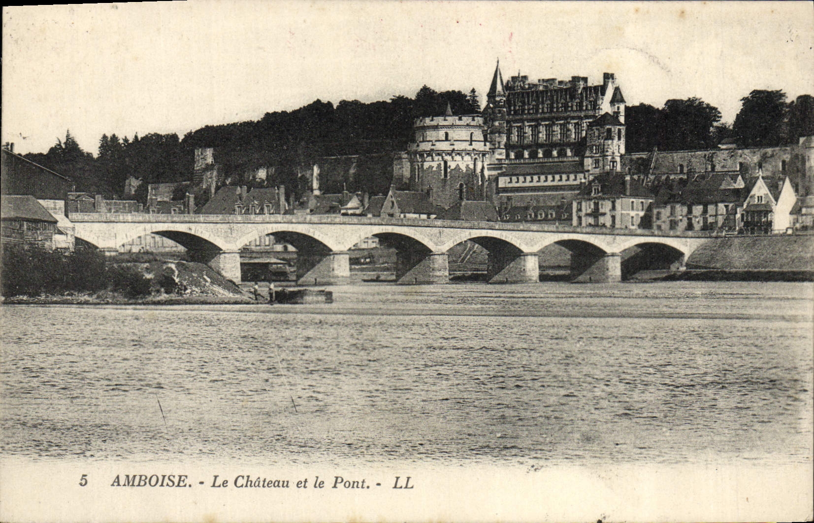 CPA Amboise Le Chateau et le Pont
