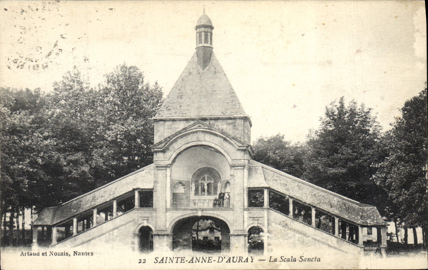 VINTAGE POSTCARD Sainte Anne D' Auray Sancta La Scala