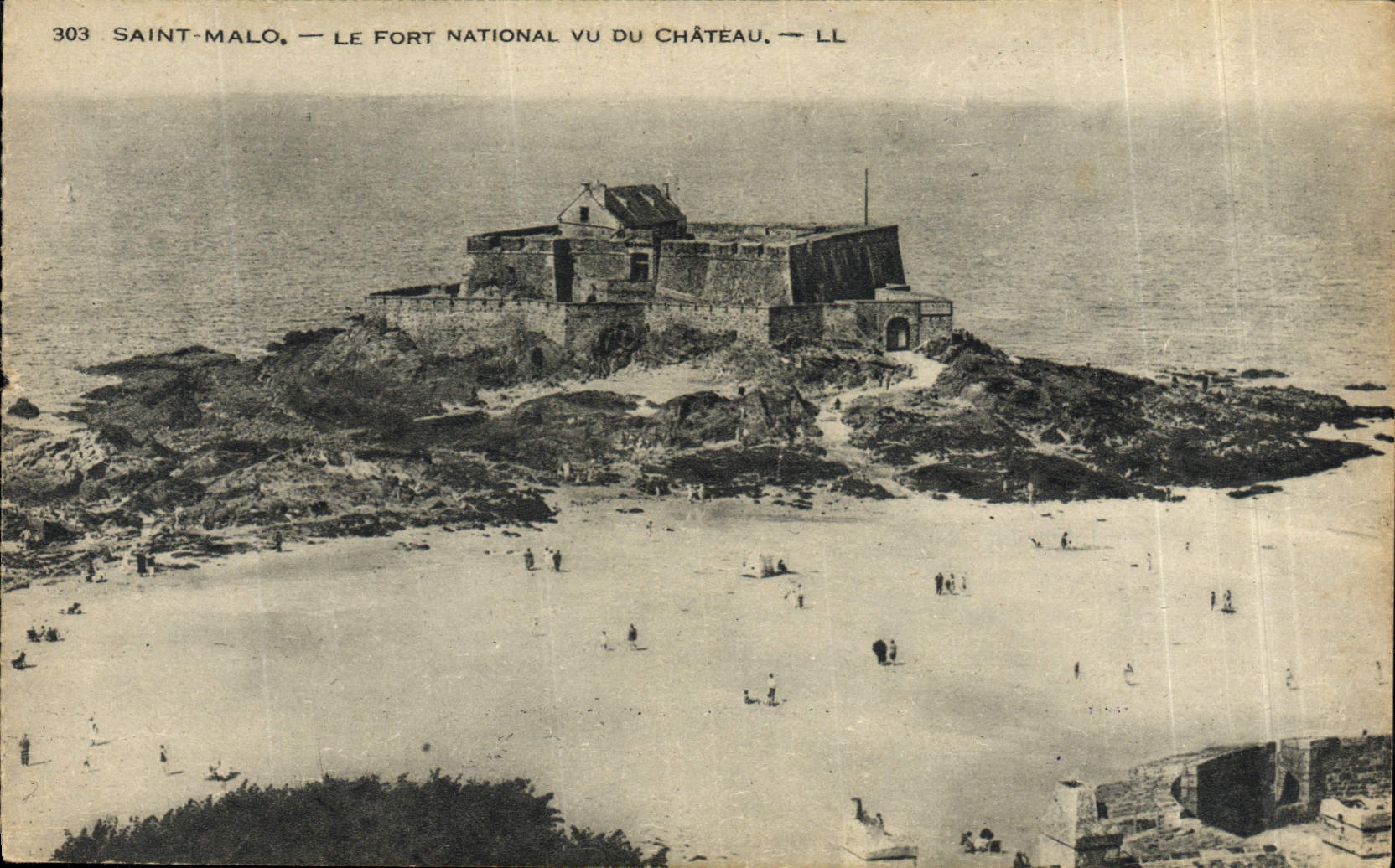 CPA Saint Malo Le fort national vu du chateau
