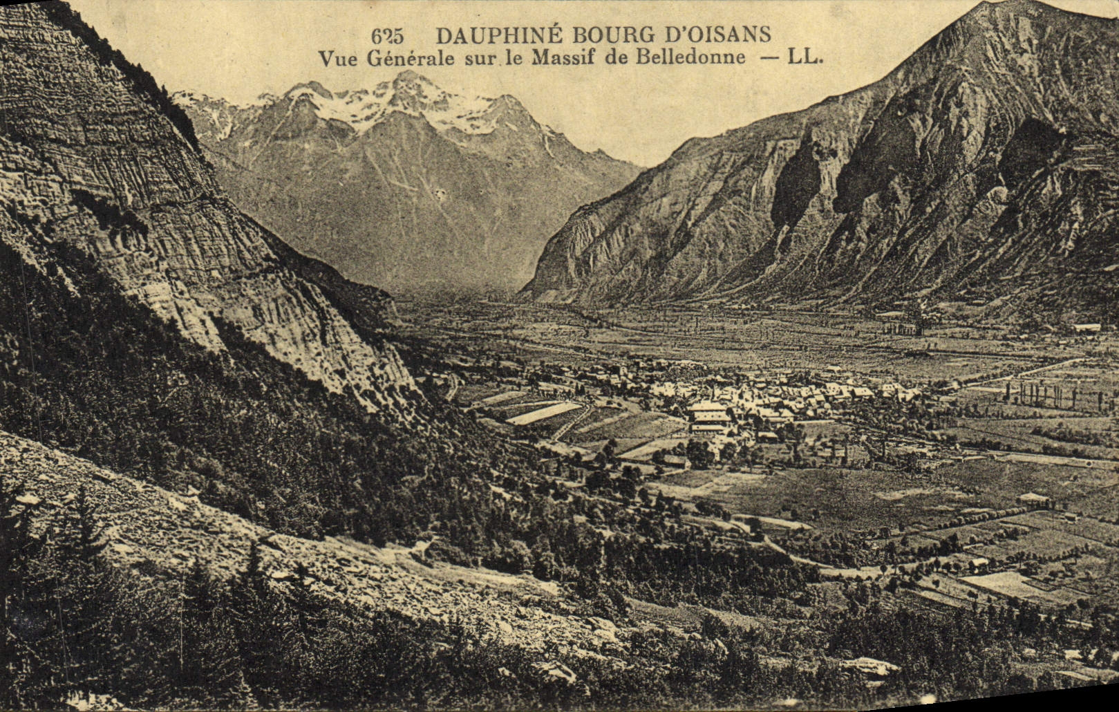 VINTAGE POSTCARD Dauphine Borough D' Oisans View on the solid mass of Belledonne