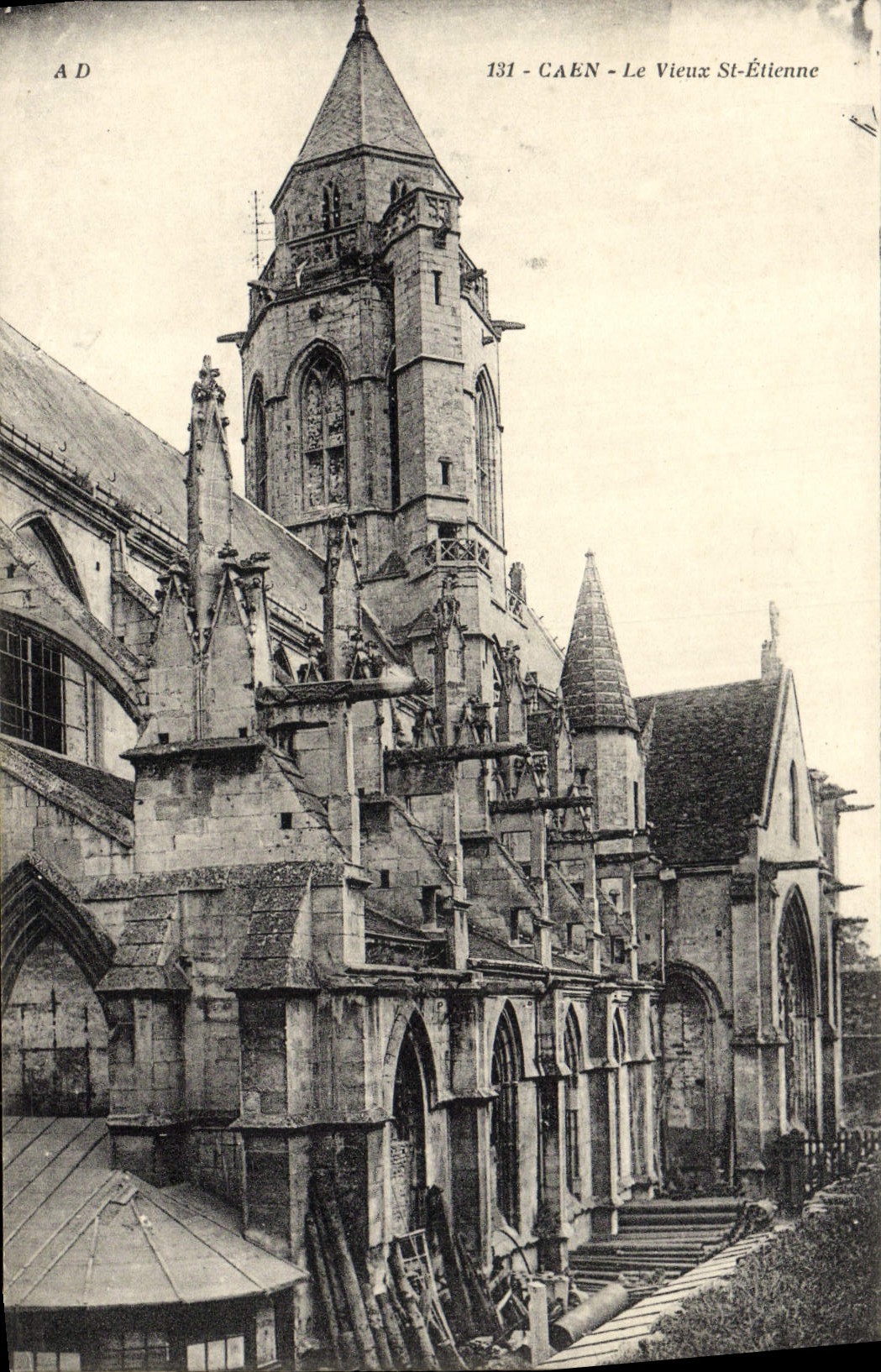 CPA Caen Le Vieux St Etienne