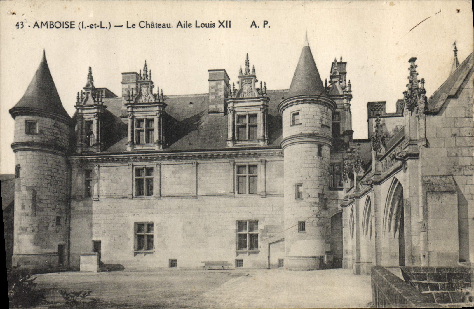 CPA Amboise Le Chateau Aile Louis XII