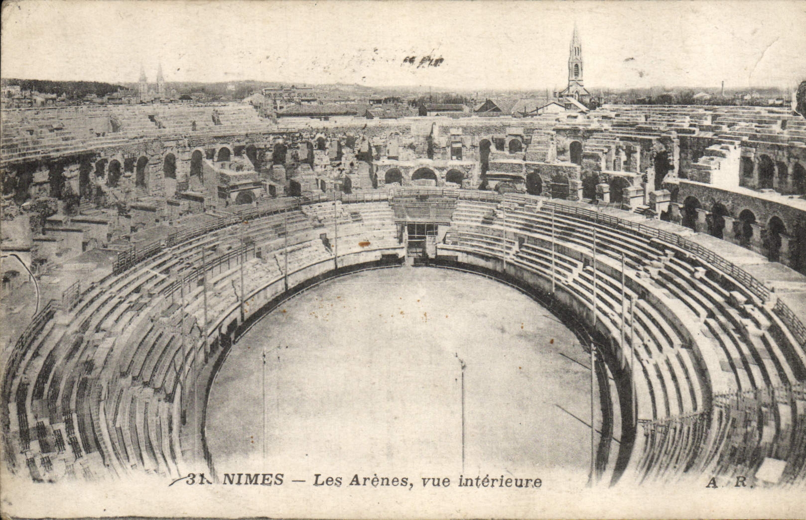 CPA Nimes Les arenes Vue interieure