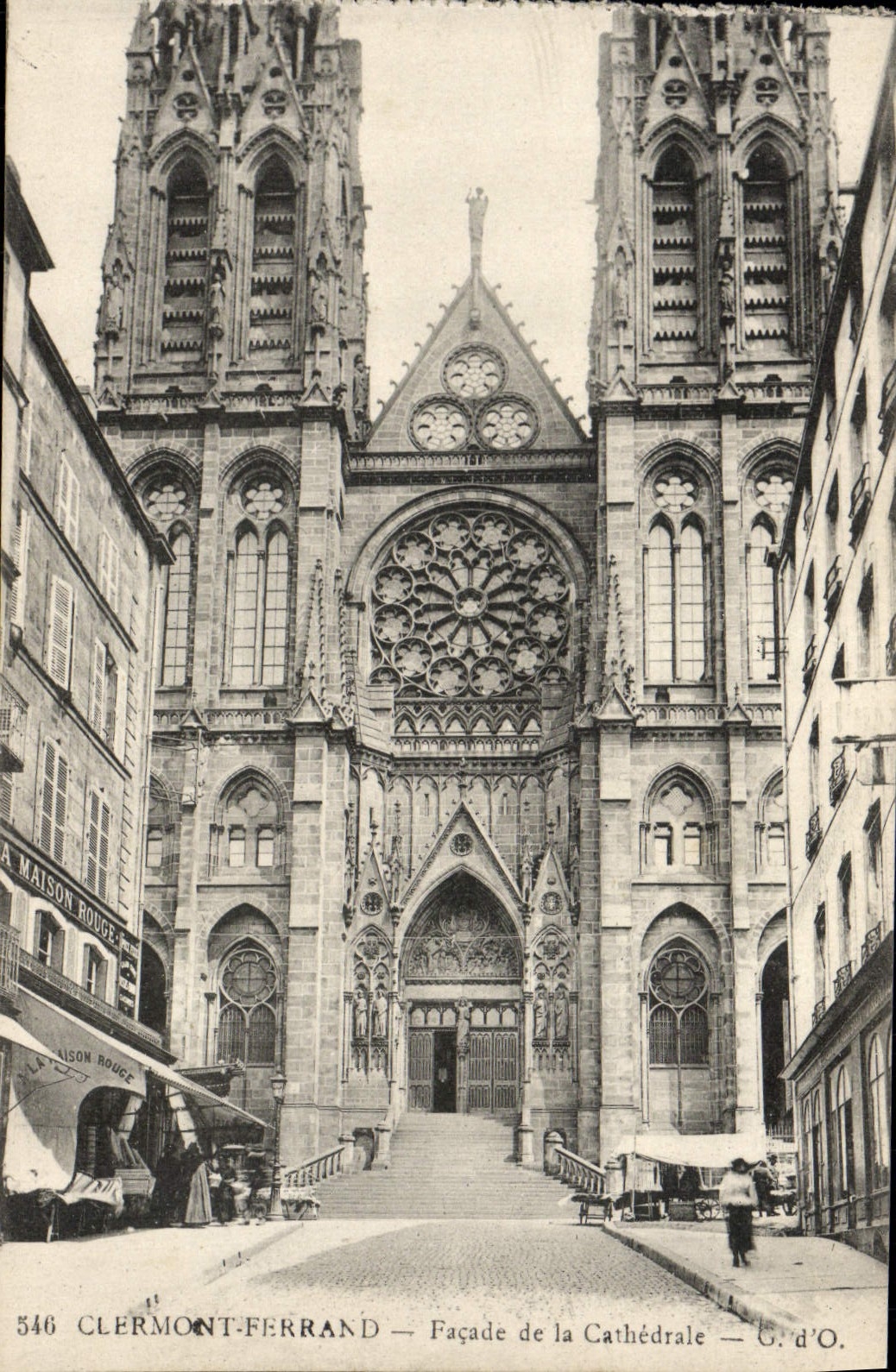 Ataque frontal de Clermont-Ferrand de la POSTAL de la VENDIMIA de la catedral
