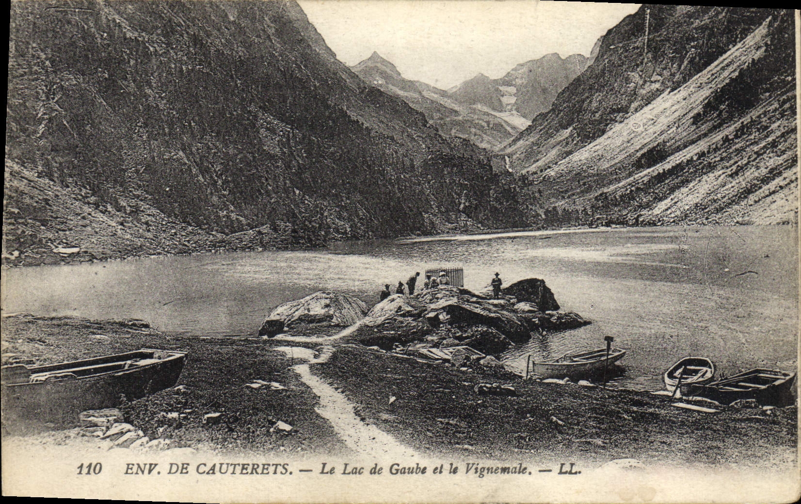 VINTAGE POSTCARD Cauterets the Lake Gaube and Vignemale
