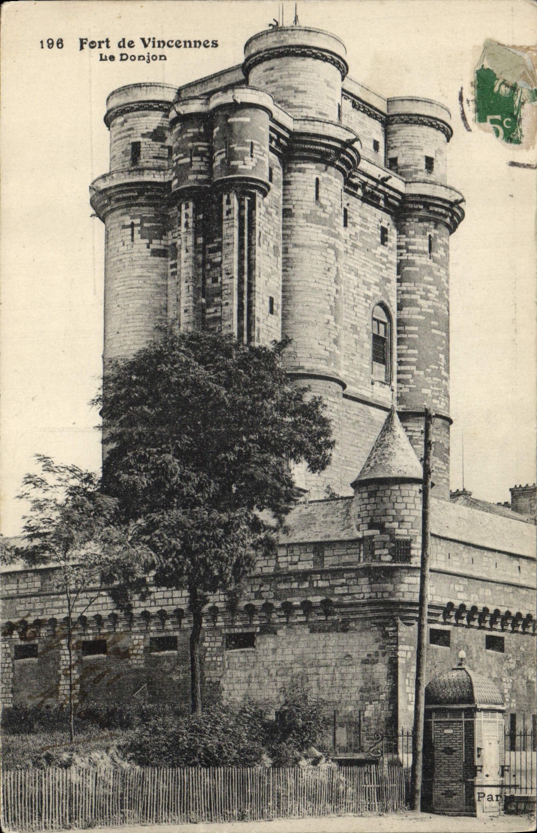 VINTAGE POSTCARD Extremely of Vincennes the Keep
