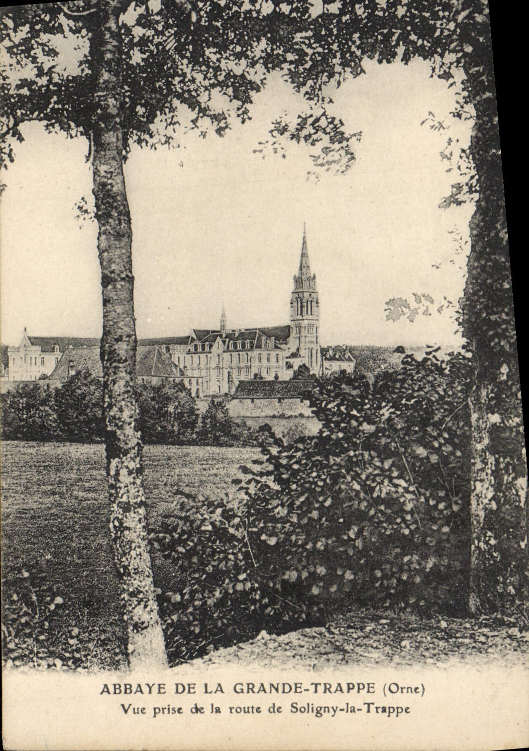 CPA Abbaye De La Grande Trappe Vue Prise de la route de Soligny la Trappe