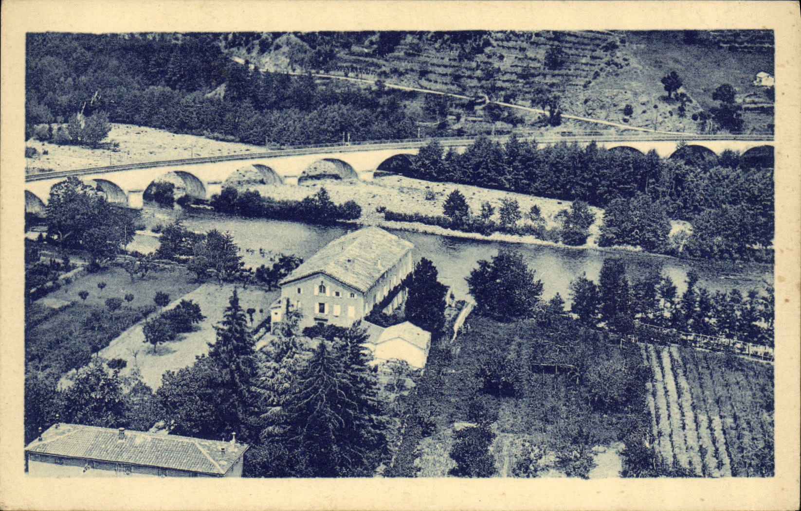 VINTAGE POSTCARD House Bridge