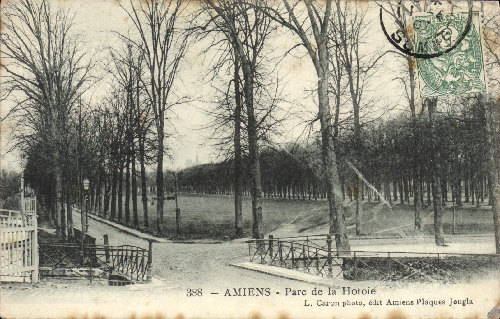 VINTAGE POSTCARD Amiens Park of Hotoie