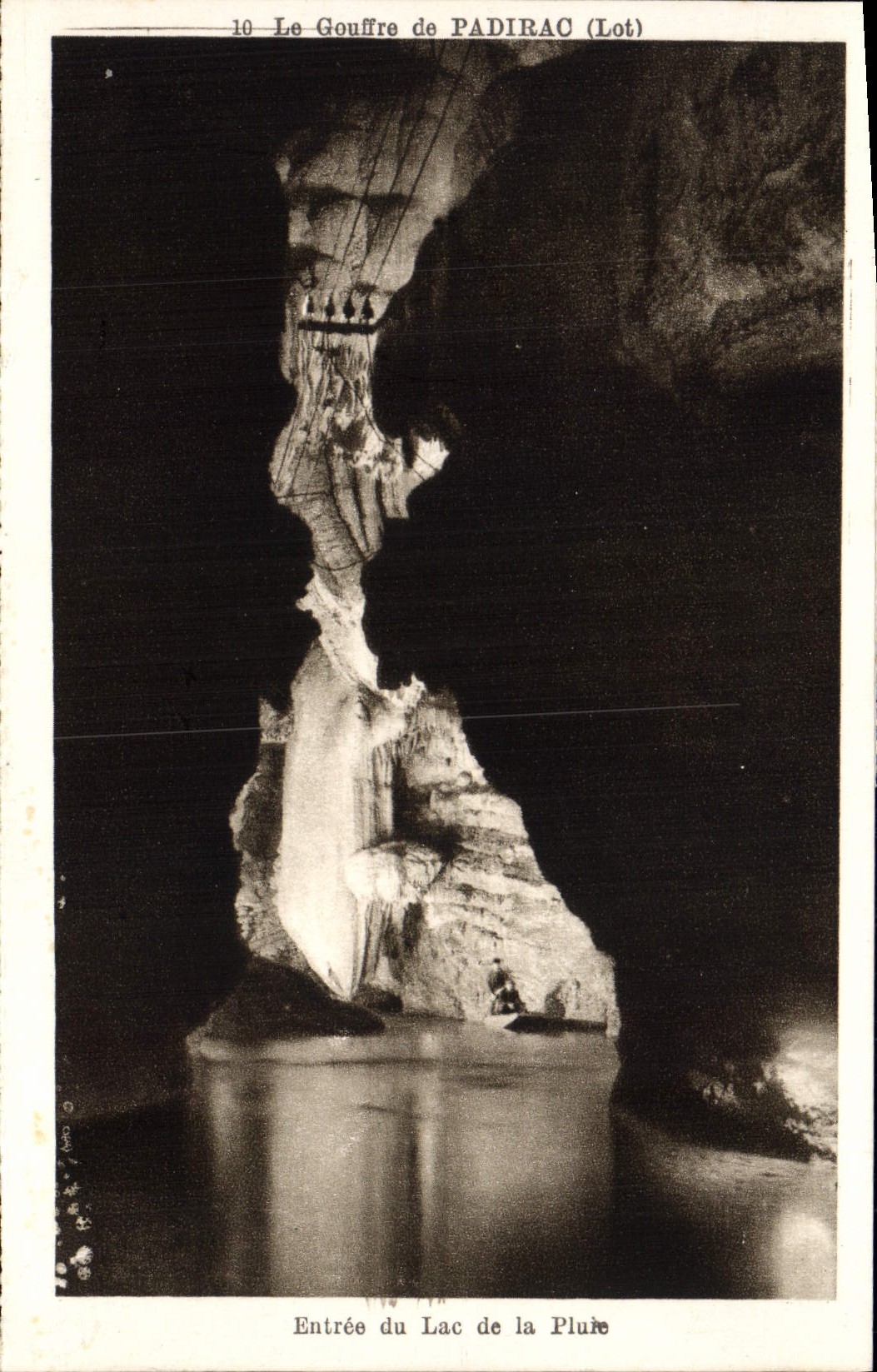 VINTAGE POSTCARD the Pit of Padirac Entered of the Lake Rain