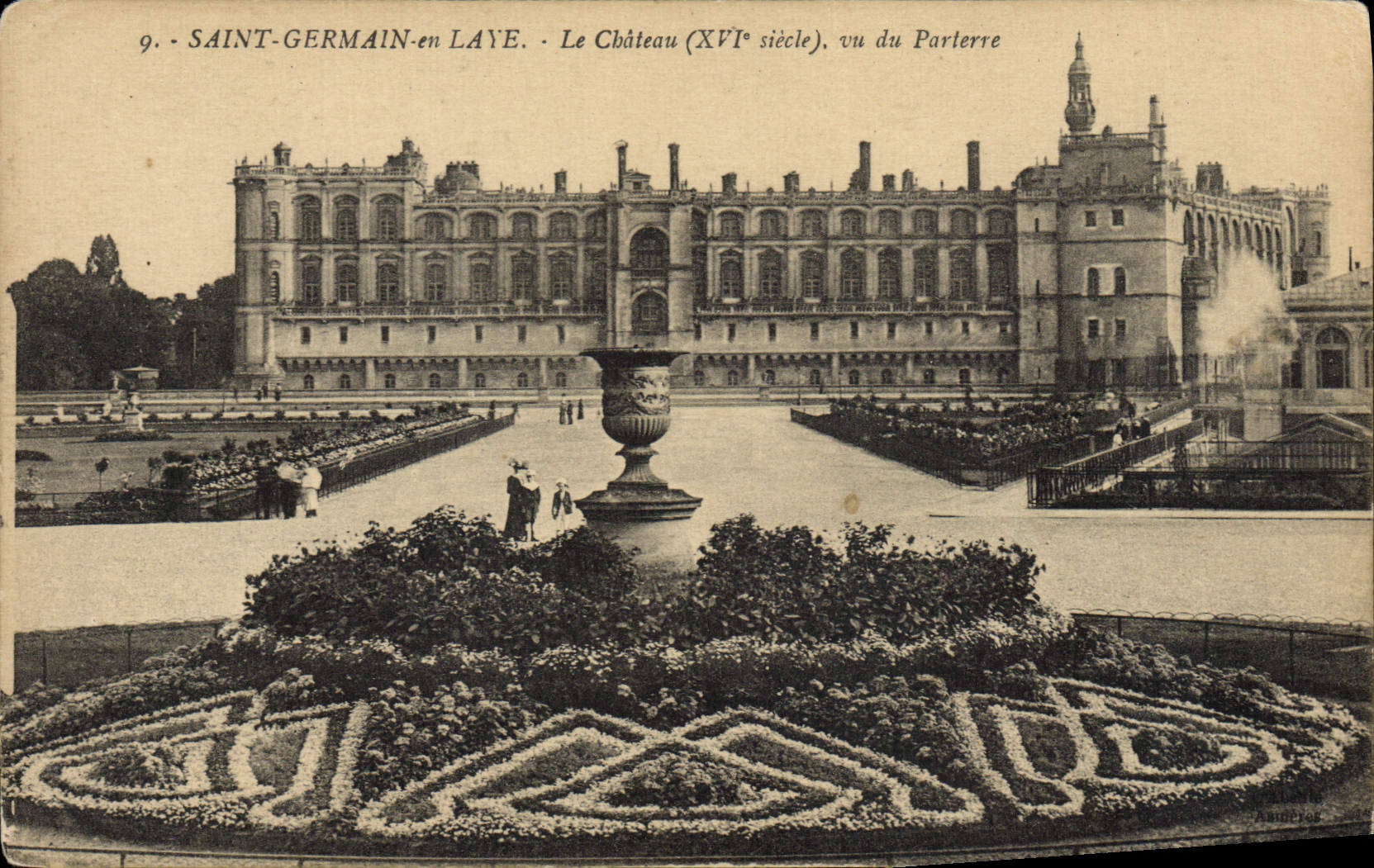 CPA Saint Germain en Laye Le Chateau vu du Parterre