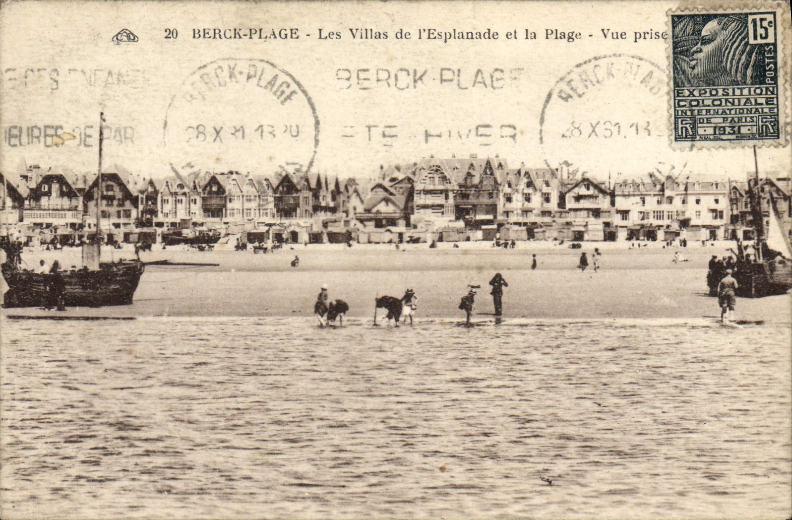 VINTAGE POSTCARD Berck Beach Villas of the Esplanade and the Beach