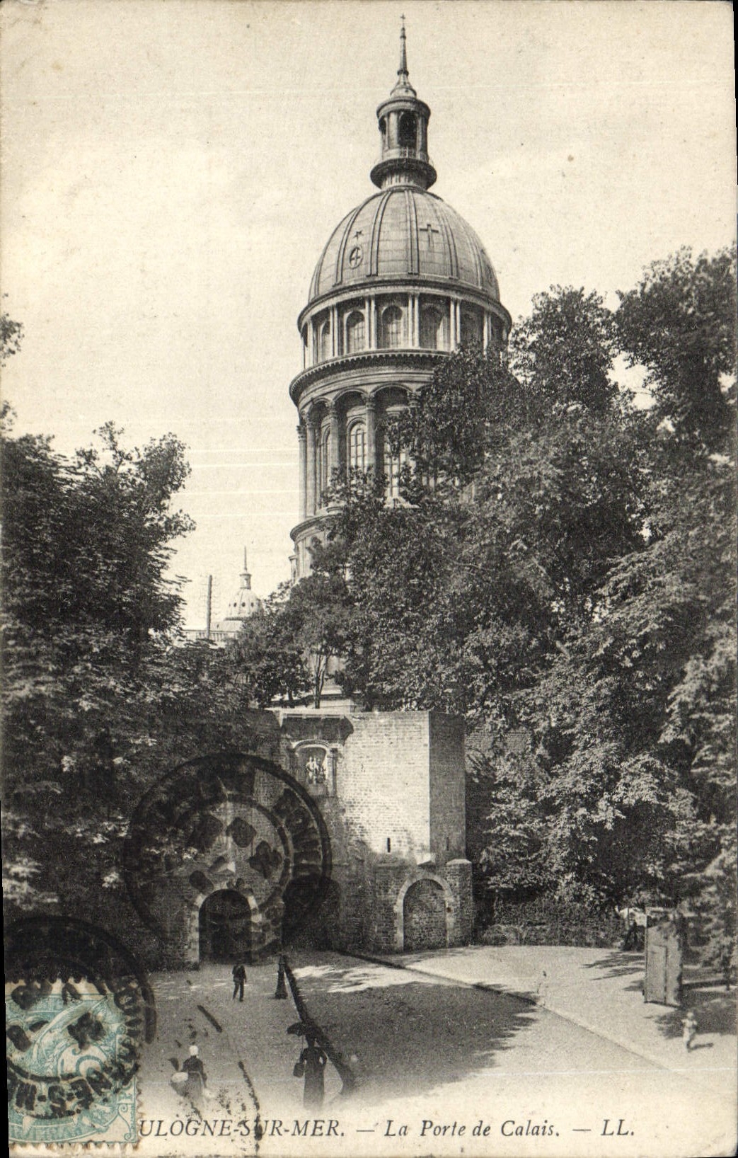 VINTAGE POSTCARD Boulogne on Sea the Gate of Calais