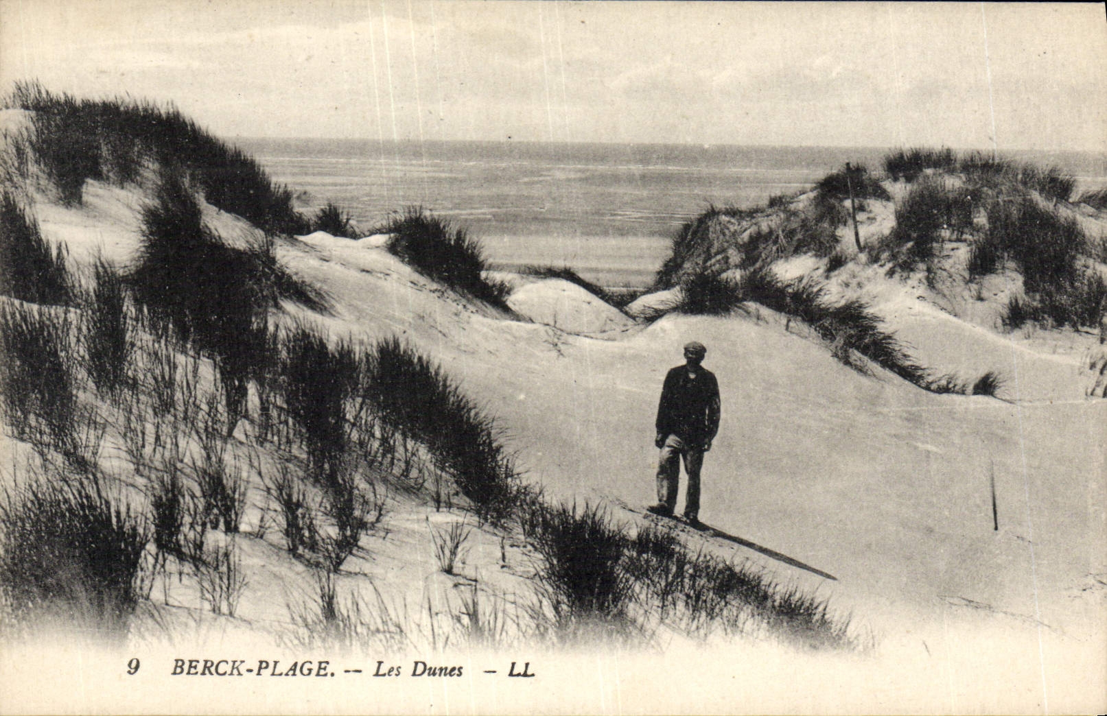 VINTAGE POSTCARD Berck Beach Dunes