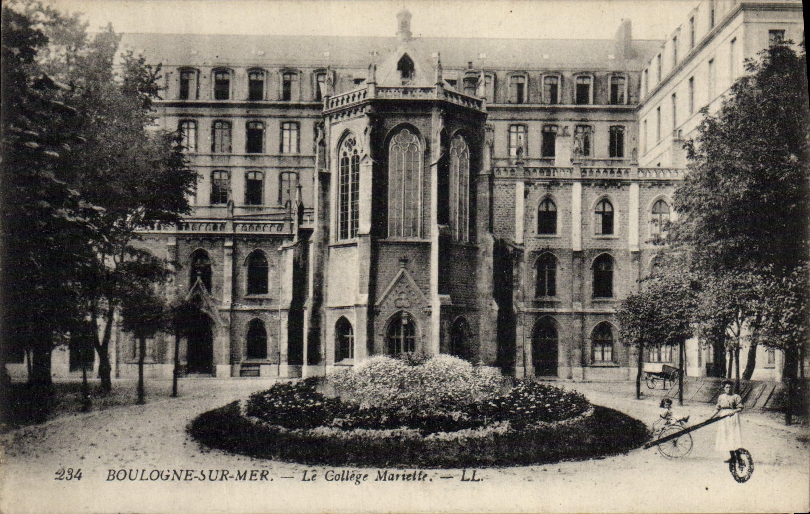 VINTAGE POSTCARD Boulogne On Sea the Mariette College