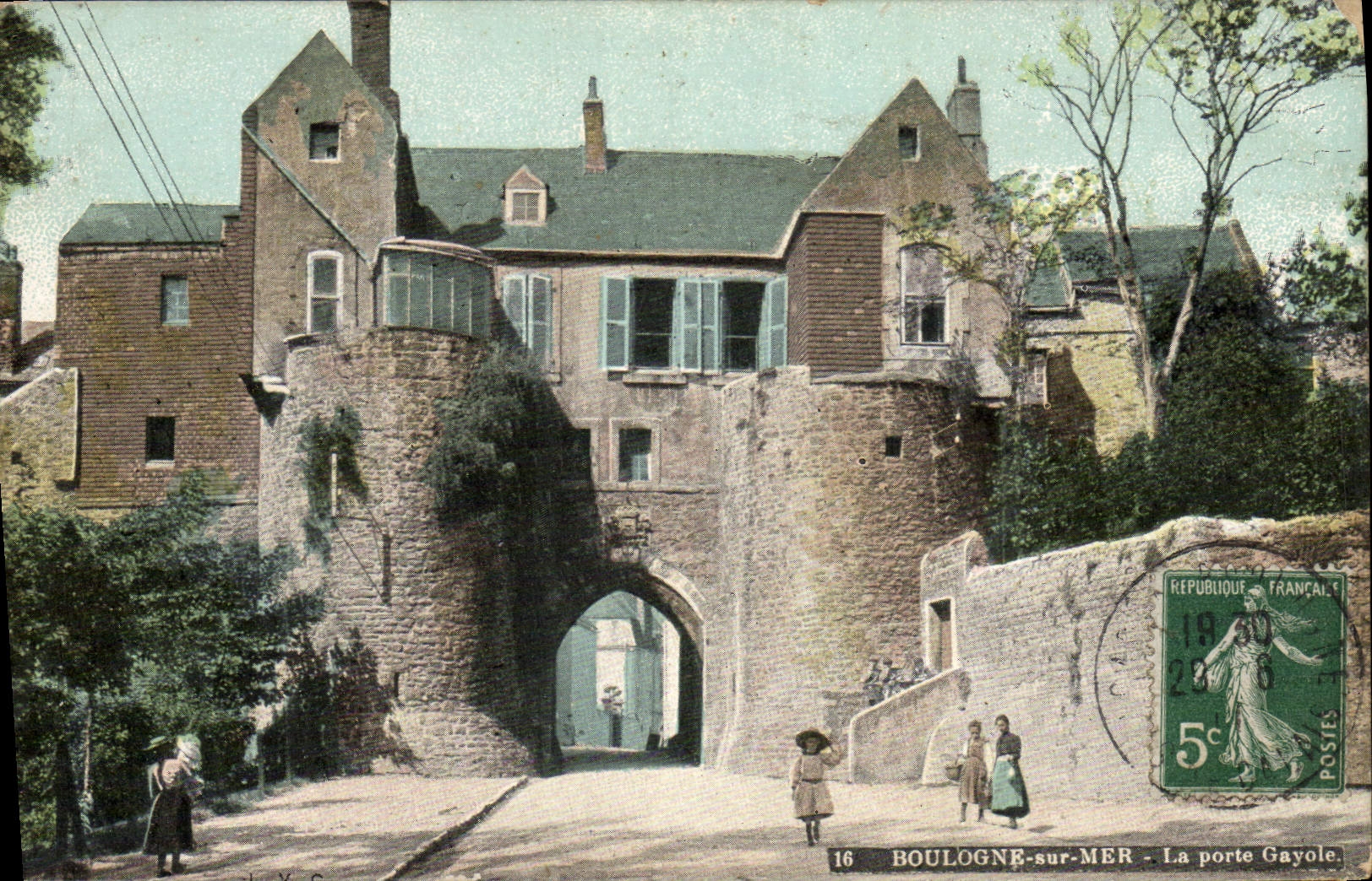VINTAGE POSTCARD Boulogne On Sea the Gayole Gate