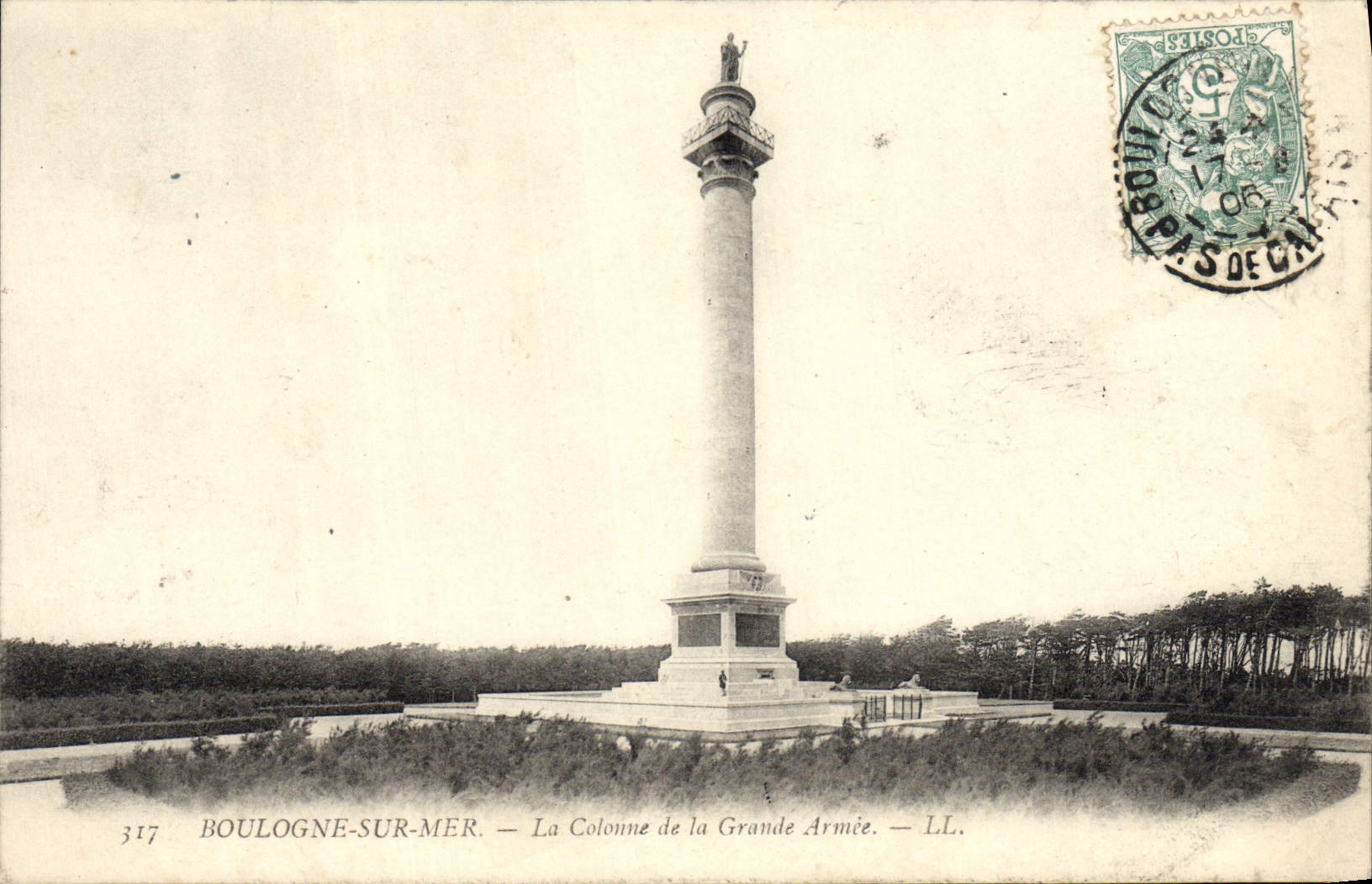 VINTAGE POSTCARD Boulogne On Sea the Column of Large Armiee