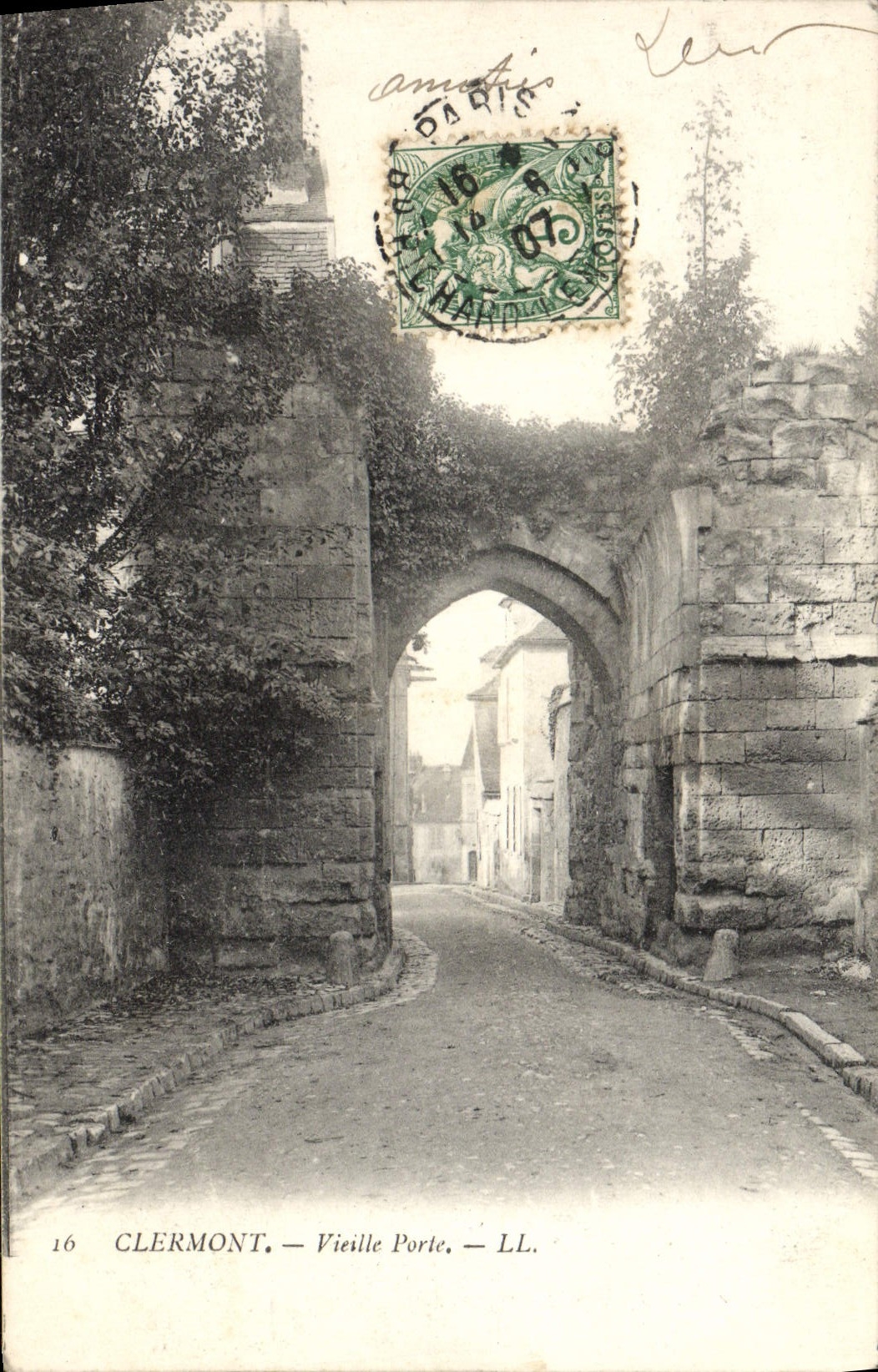 VINTAGE POSTCARD Clermont Vieille Carries