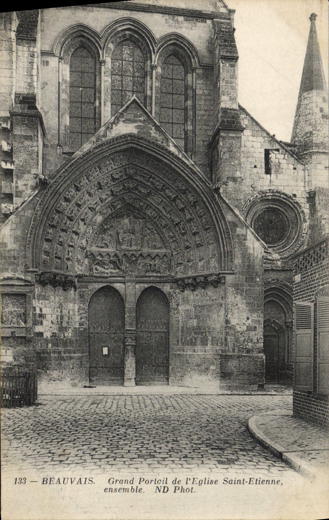 CPA Beauvais Grand Portail de lEglise Saint Etienne ensemble