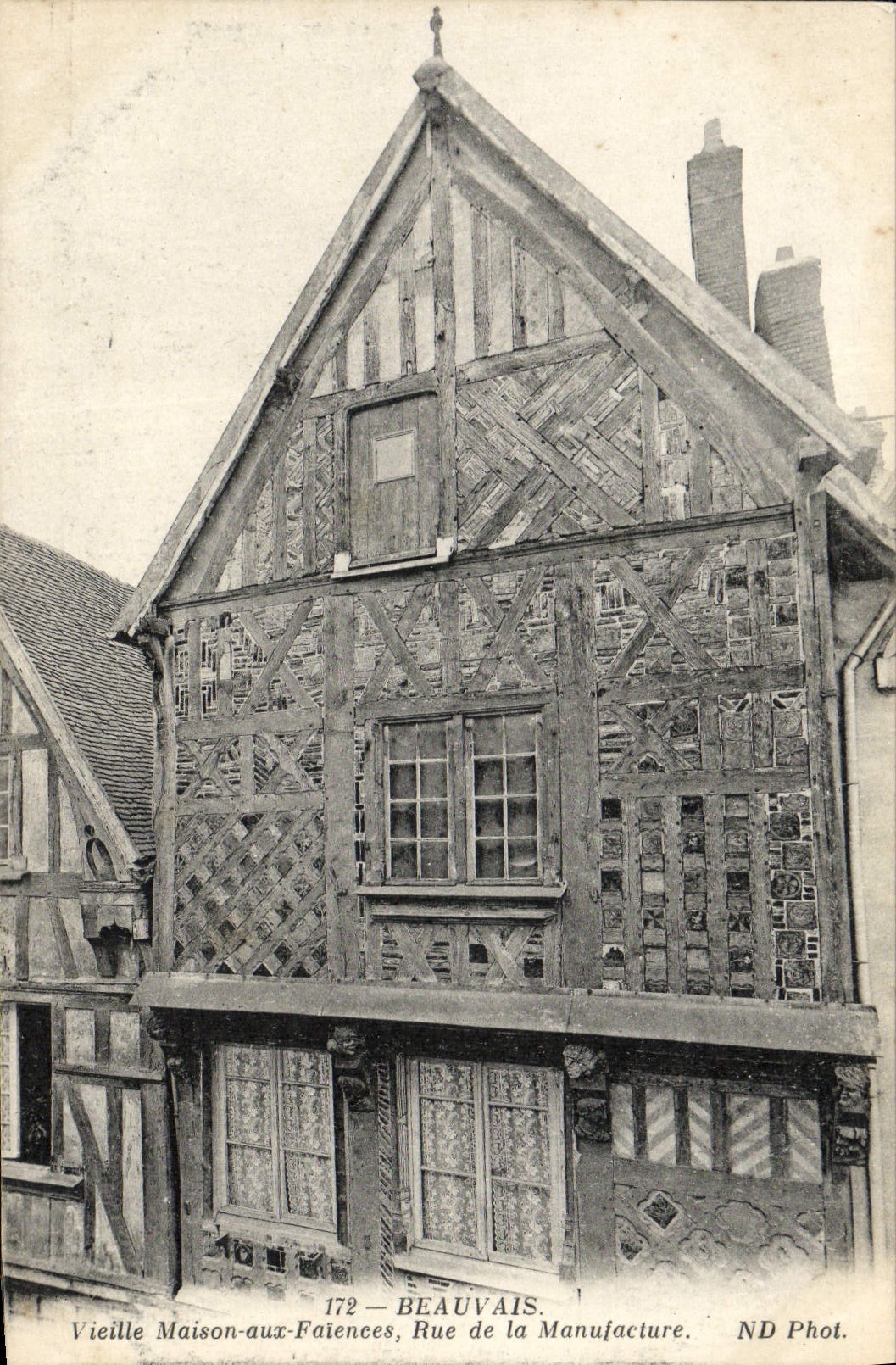 CPA Beauvais Vieille Maison aux Faiences Rue de la Manufacture