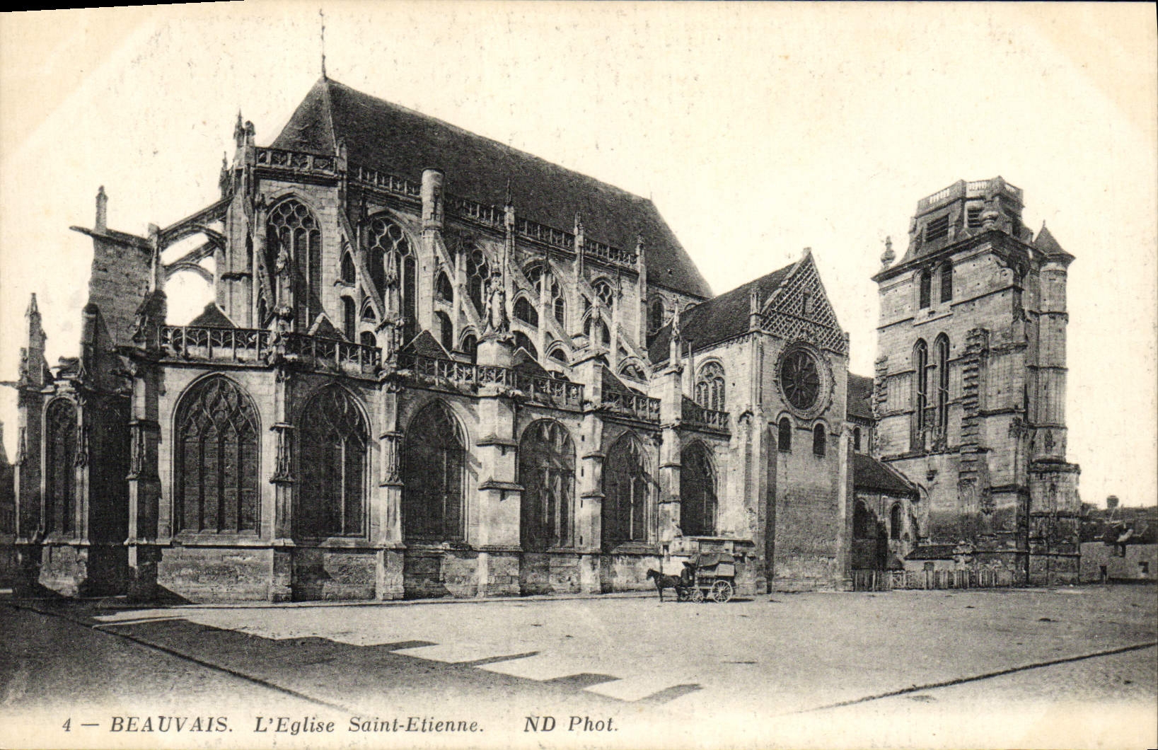 CPA Beauvais L'Eglise Saint Etienne