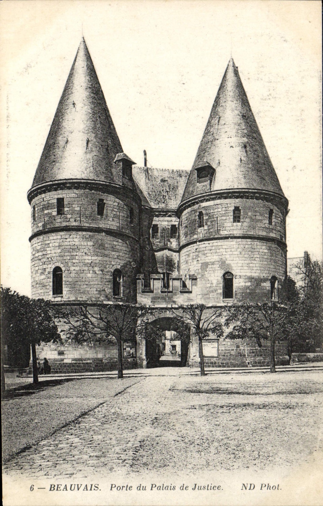 CPA Beauvais Porte du Palais de Justice