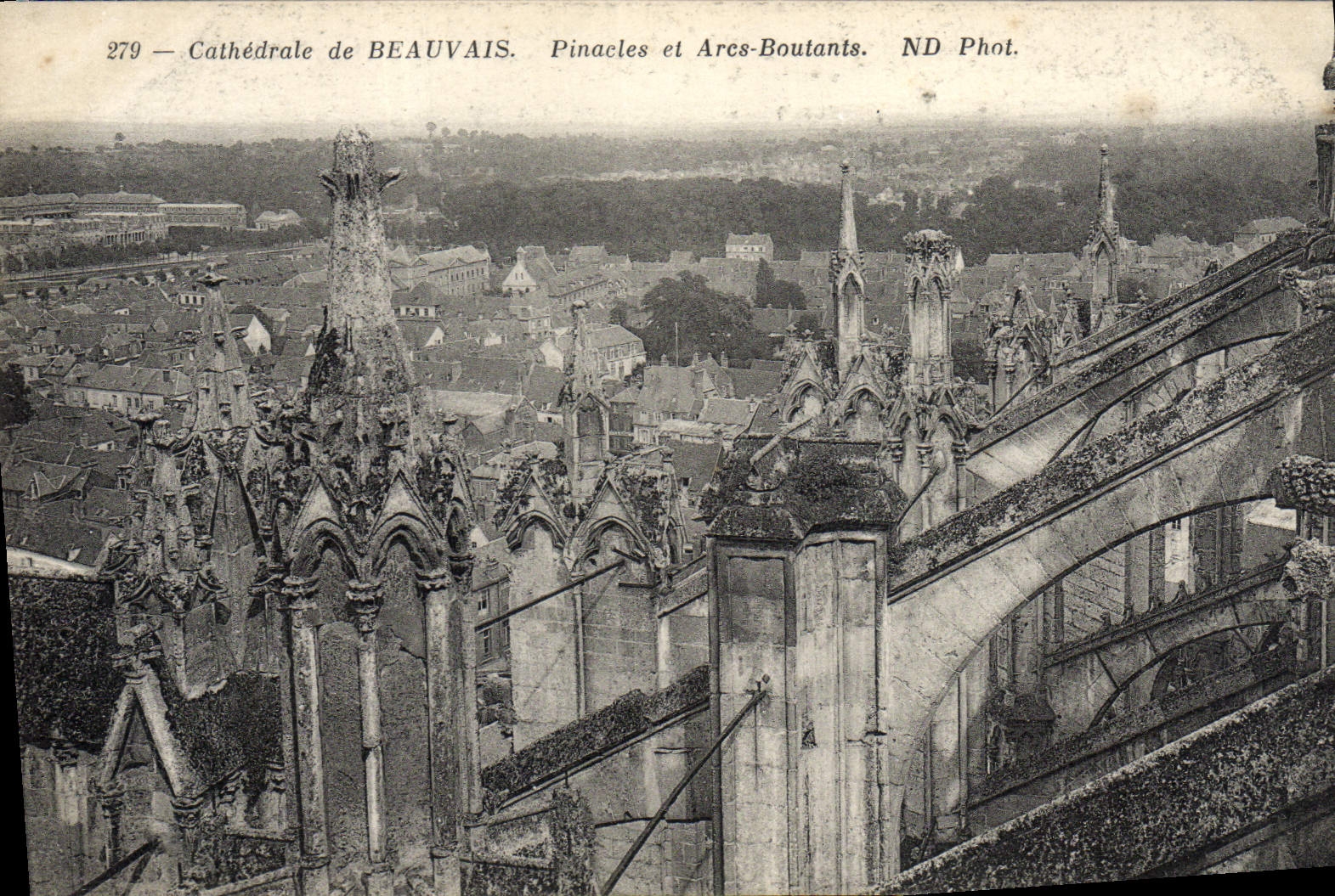 CPA Cathedrale De Beauvais Pinacles Et Arcs Boutants