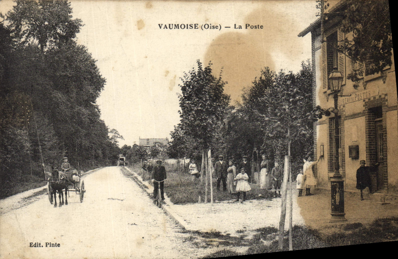 VINTAGE POSTCARD Vaumoise La Poste TOP