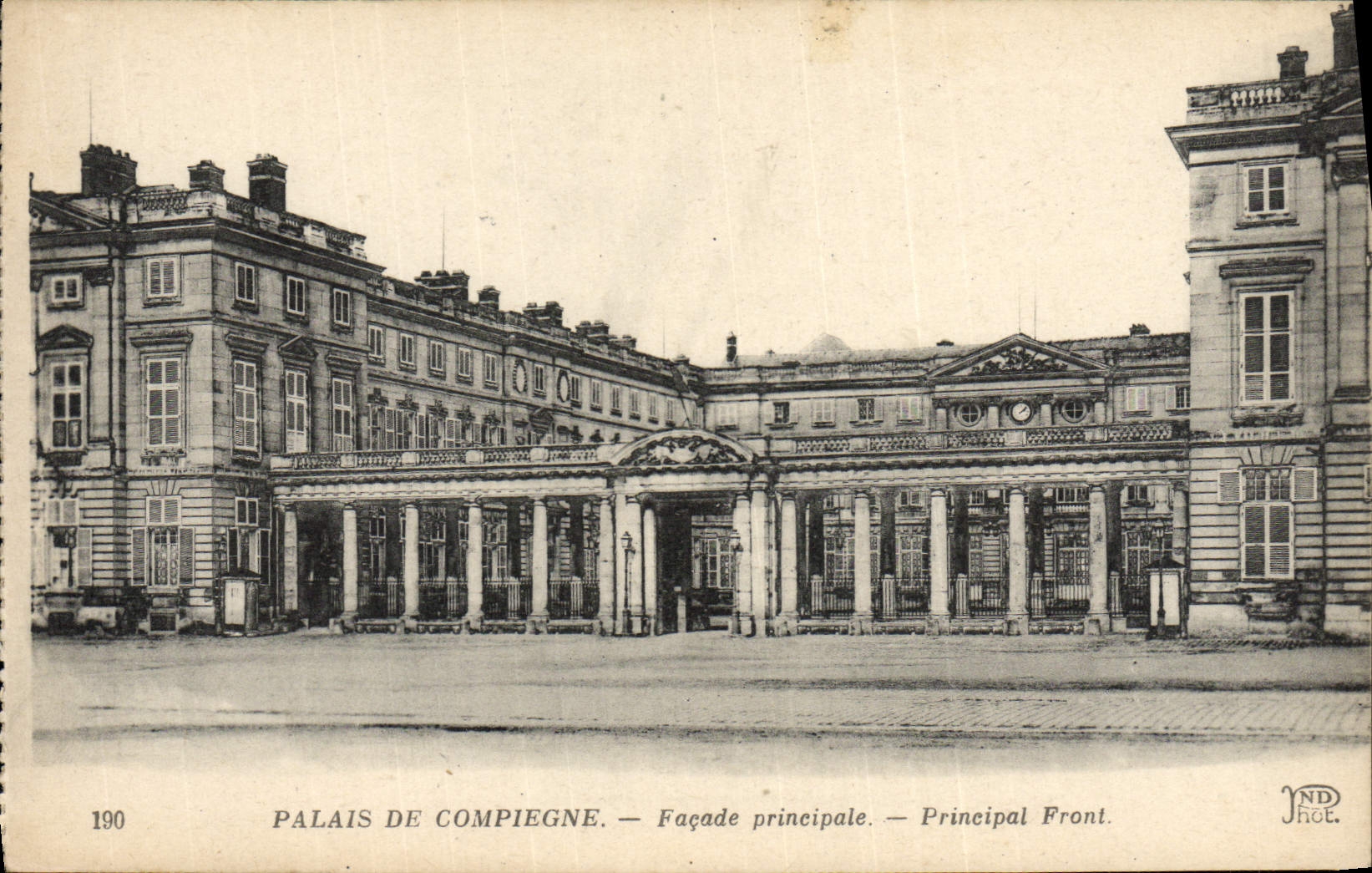 Paladar de la POSTAL de la VENDIMIA del ataque frontal del principal de Compiegne