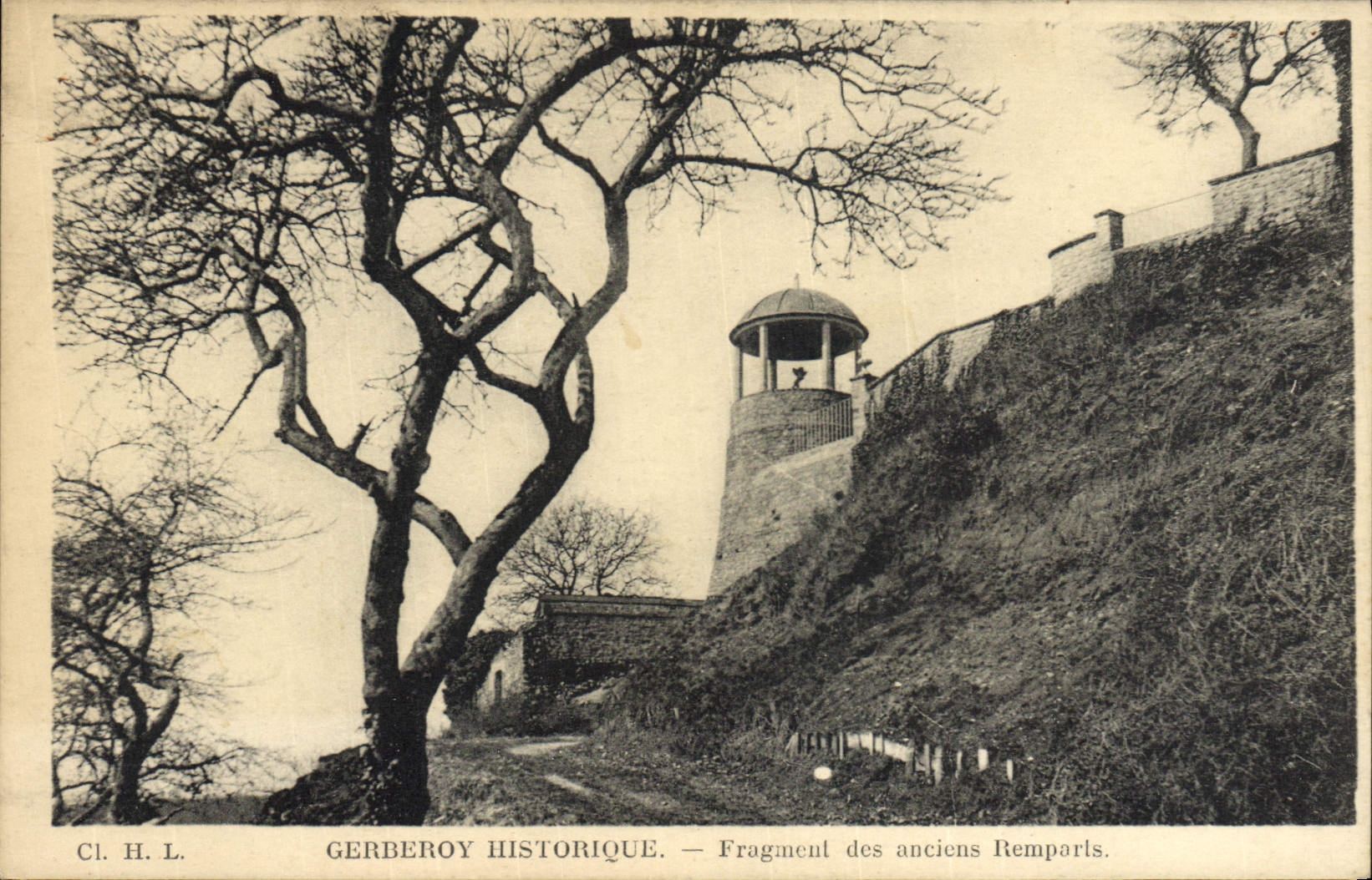 Fragmento histórico de Gerberoy de la POSTAL de la VENDIMIA de las paredes viejas