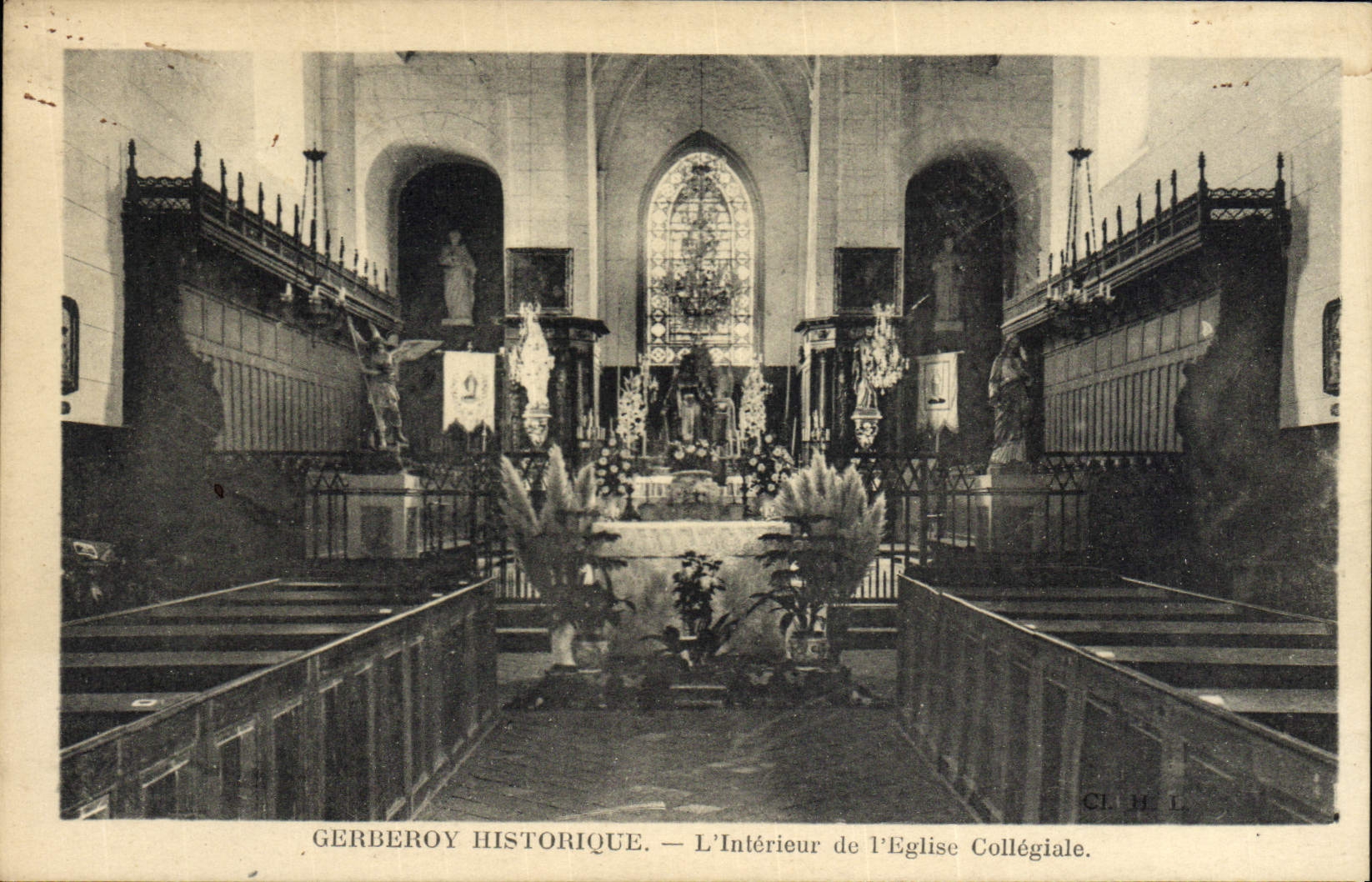 El interior histórico de Gerberoy de la POSTAL de la VENDIMIA de la iglesia colegial atasca a Virgen