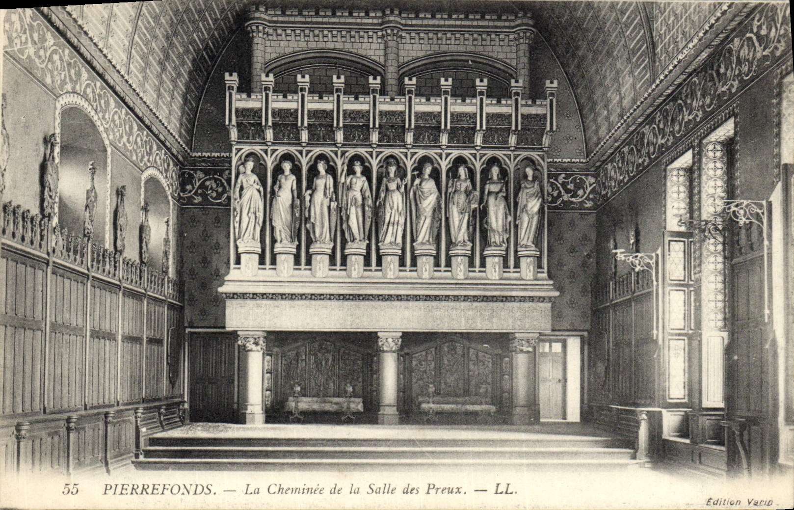 VINTAGE POSTCARD Pierrefonds the Castle of the Room of the Valiant knights