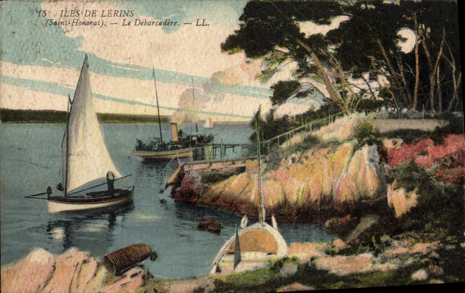 VINTAGE POSTCARD Islands De Lerins the Unloading dock Boats