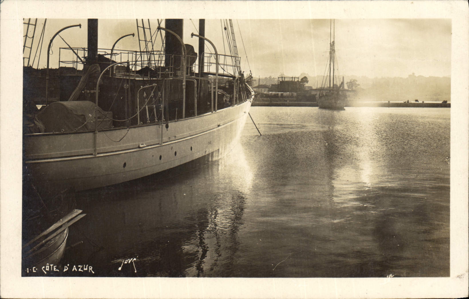 VINTAGE POSTCARD Dimension Of Azure Boats