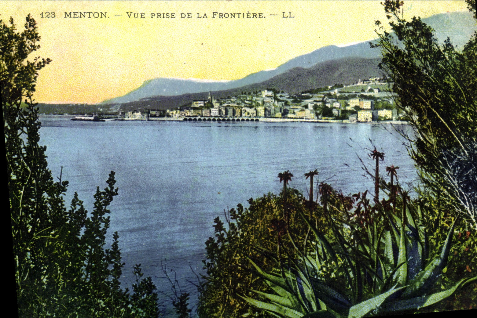 CPA Menton Vue Prise de la Frontiere