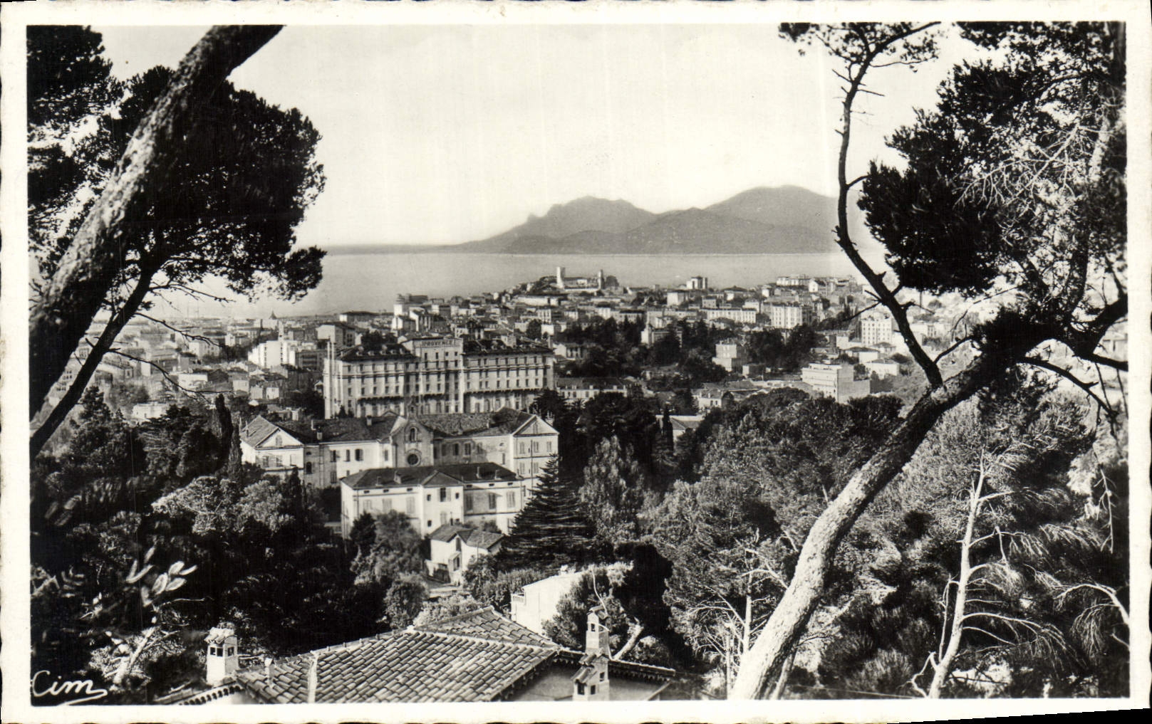 CPM Cannes Vue Prise de Super Cannes