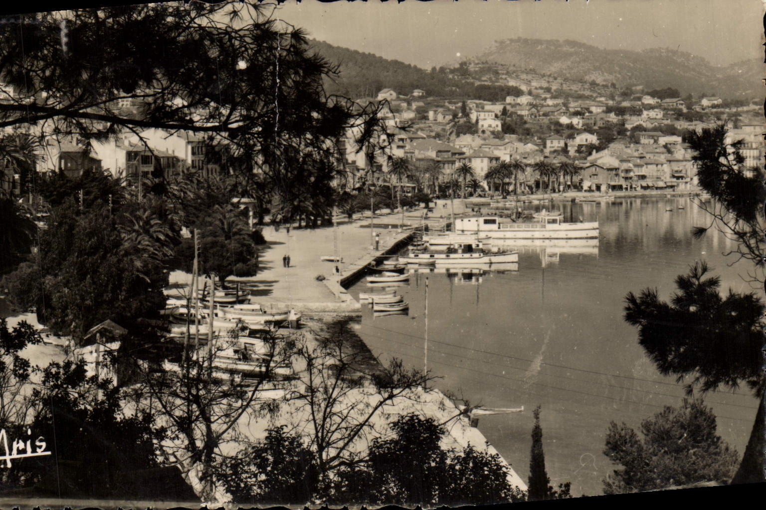 MODERN CARD Bandol View